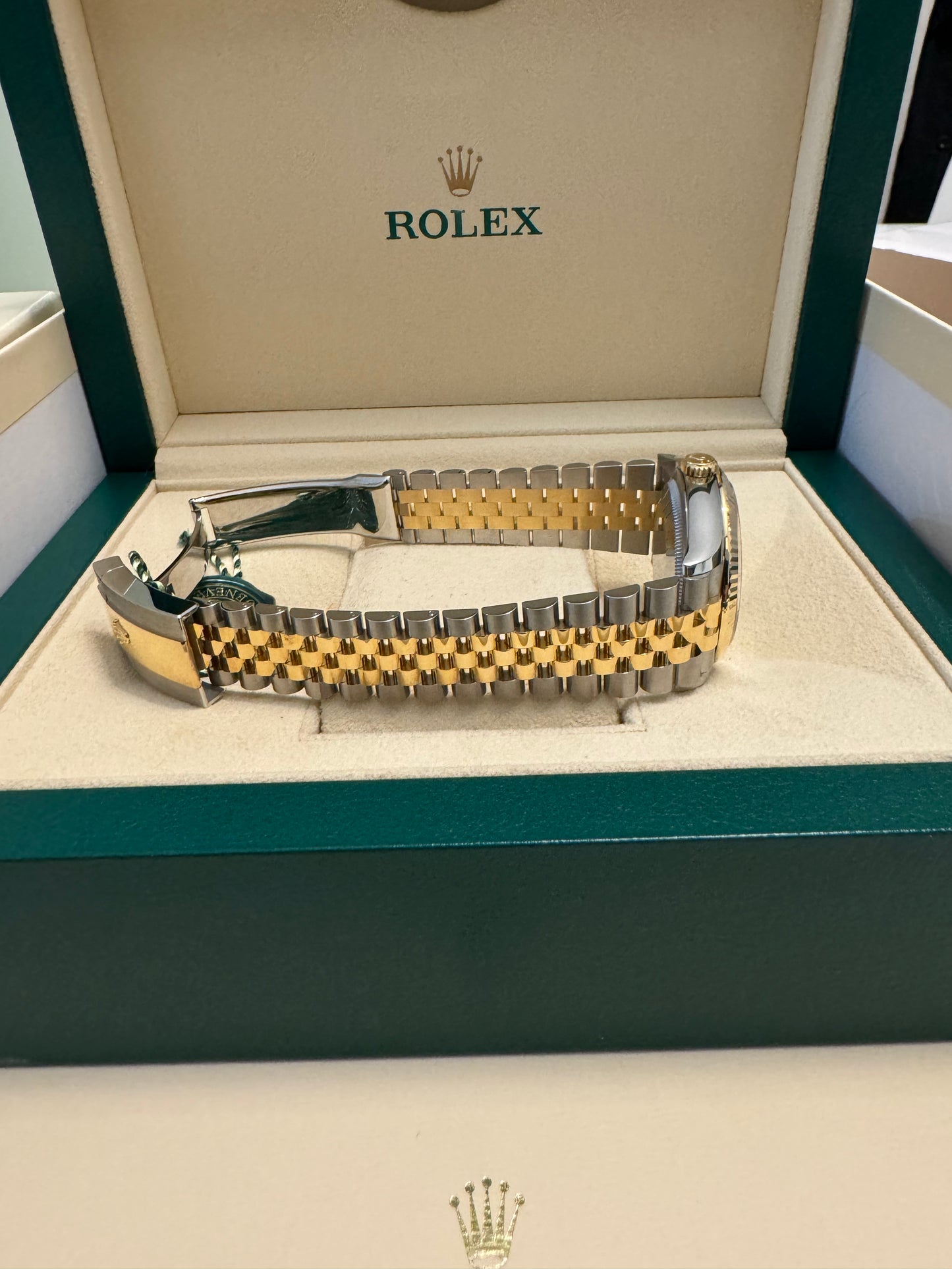2022 NEW Two tone Datejust champagne motif 126233 box/papers