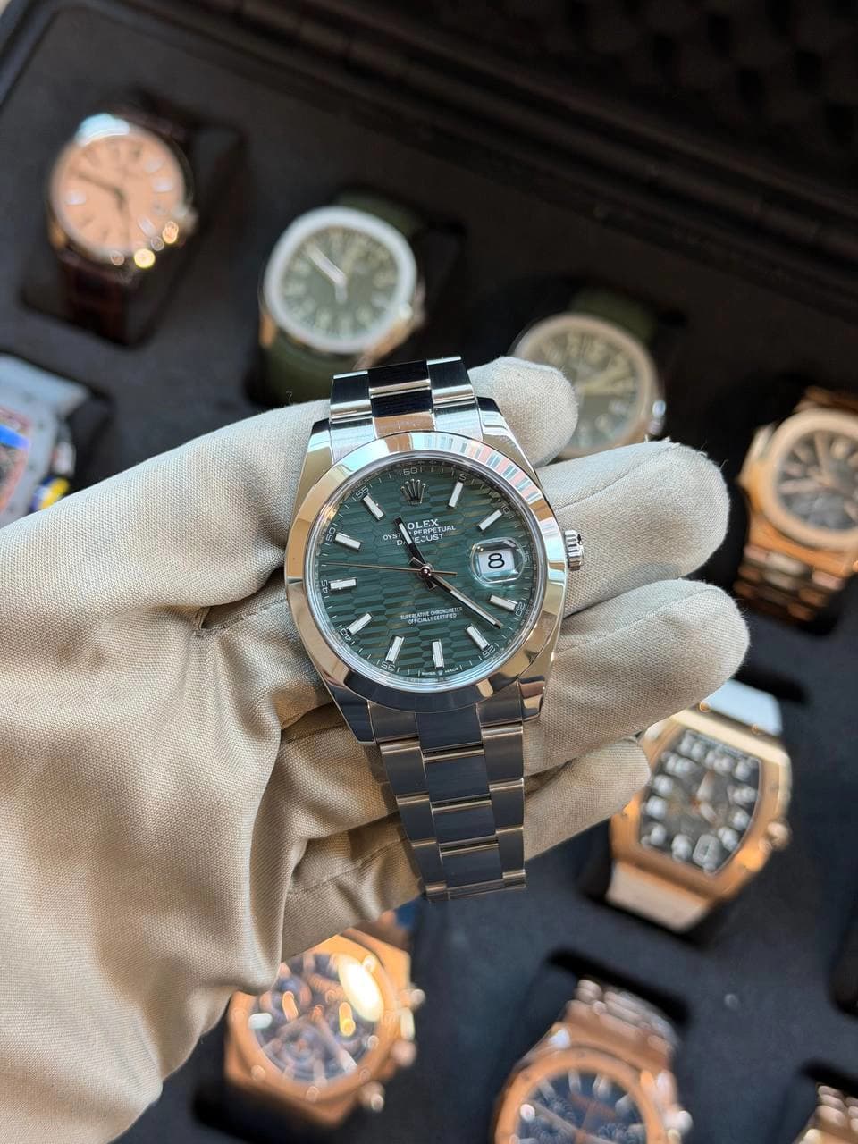 Rolex Datejust 41mm 126300-0021 Green Motif