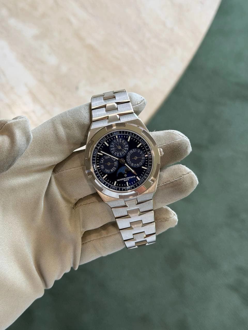 Vacheron Constantin Overseas Ultra Thin Perpetual Calendar on White Gold Bracelet with Blue Dial 4300V/120G