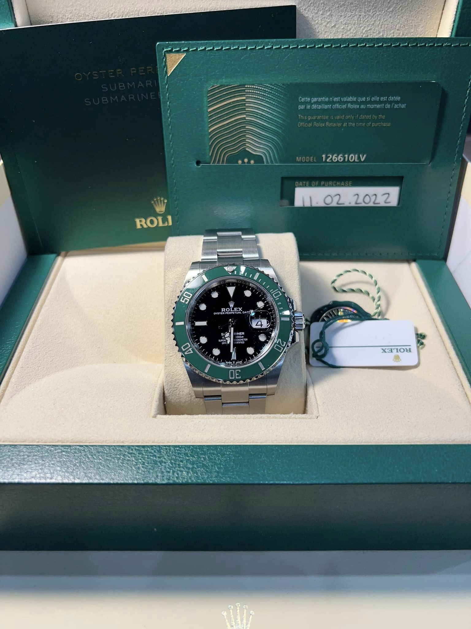 Buy Watch Rolex Submariner Date 116610LV - Green Bezel - Full Set