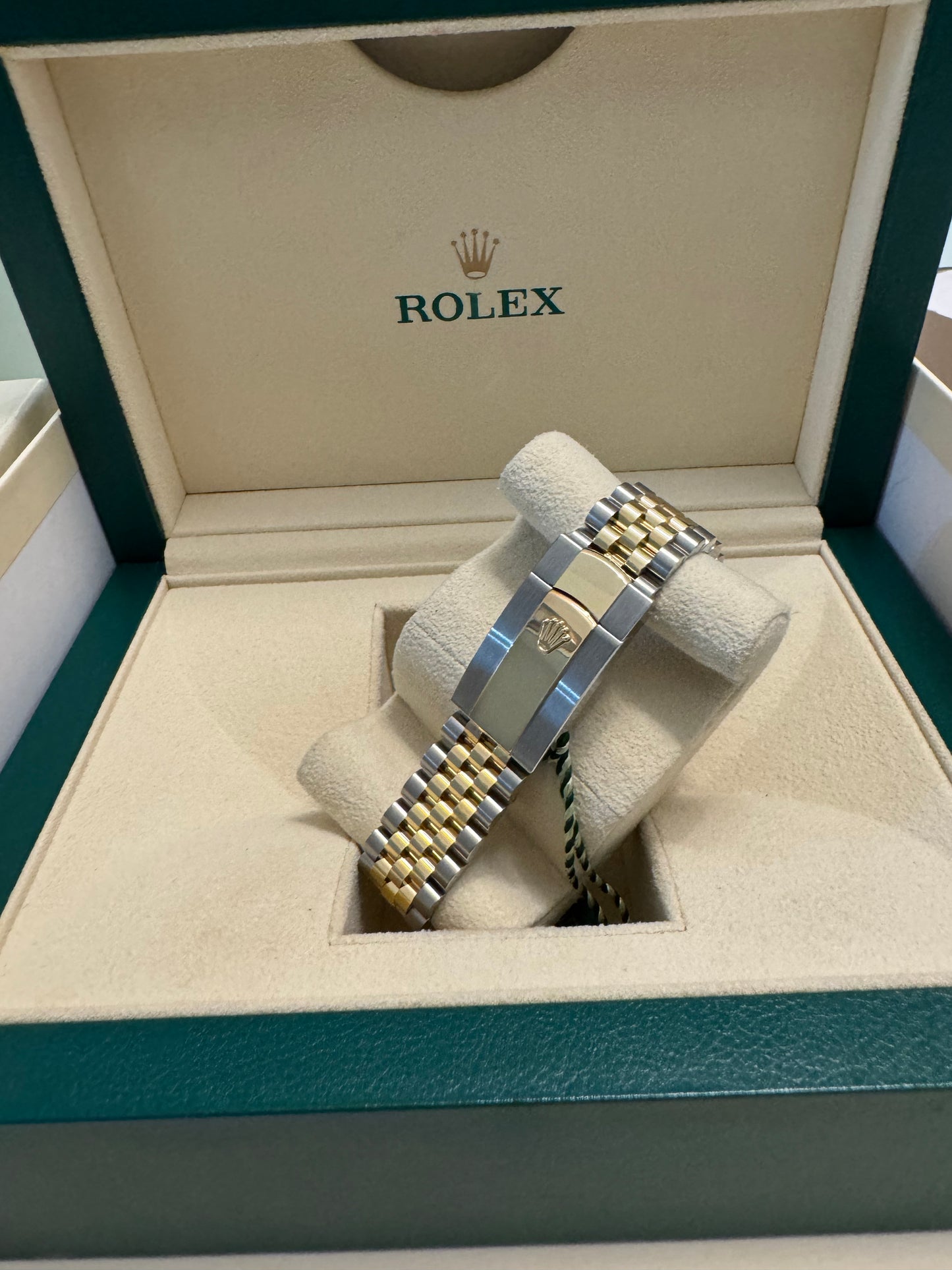 2022 NEW Two tone Datejust champagne motif 126233 box/papers